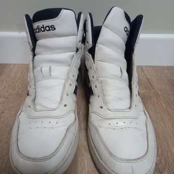 Adidas Ayakkabıda Erken Çatlama Sorunu