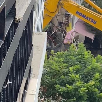 Beşiktaş'ta Tehlikeli Yıkım Ve İlgisizlik