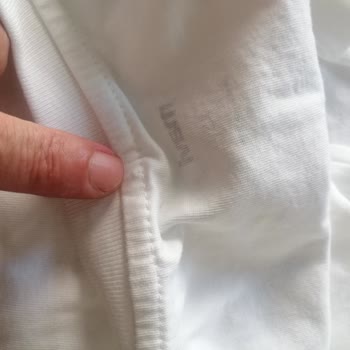 Mavi Jeans Sent Defective T-Shirt Bought as a Gift