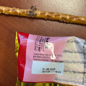 Ülker Susamlı Çubuk Krakerde Şüpheli Madde
