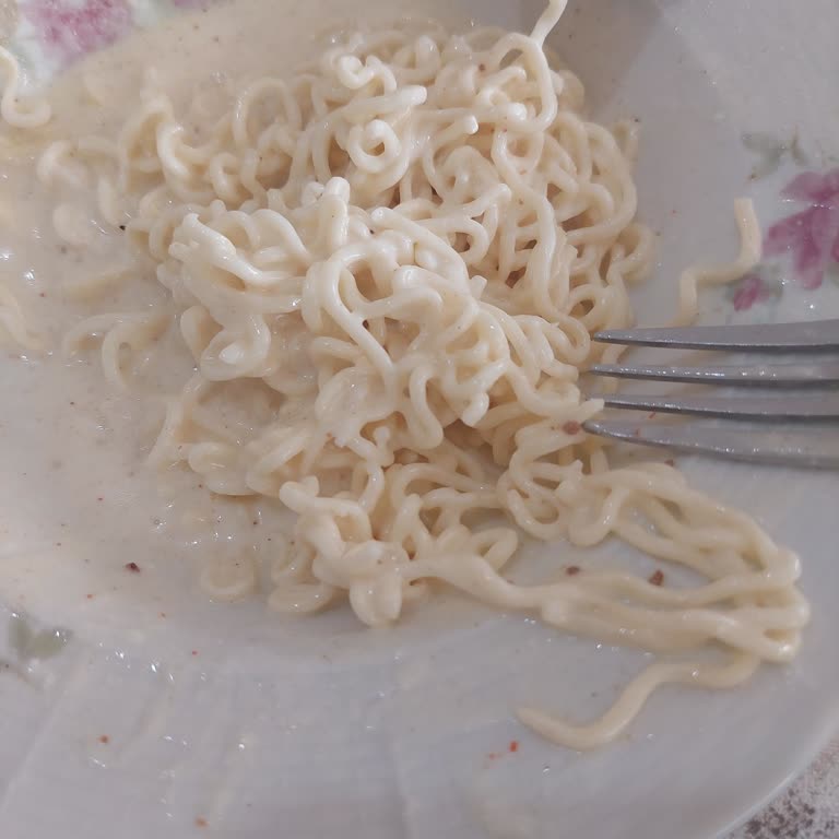 Noodle İçinden Çıkan Gizemli Topçuklar