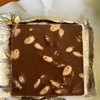 Küflü Çikolata Şoku: Ülker Antep Fıstıklı