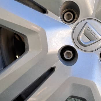 Dacia Sandero Stepway Jant Kapaklarındaki Boya Sorunu Ve Servis İlgisizliği