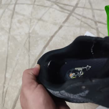 On Yaşındaki Çocuğun Ayakkabıları 6 Ayda Yırtıldı, Garanti Reddedildi