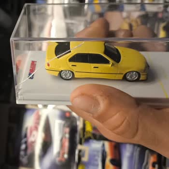 Kargo Taşıma Sırasında Kırılan Oyuncak Araba