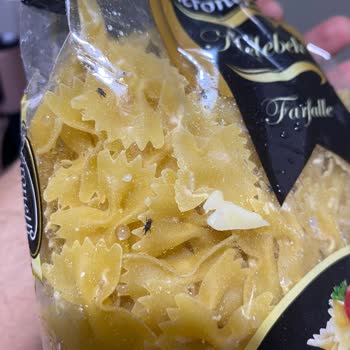 Makarna Paketinden Çıkan Böcek Şoku