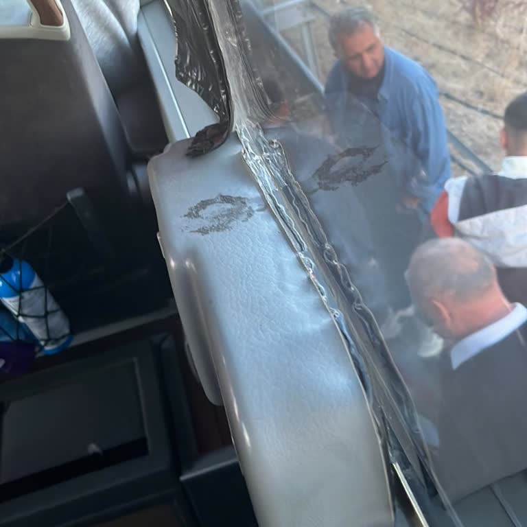 Otobüs Yolculuğunda Lastik Krizi Ve Bekleyiş