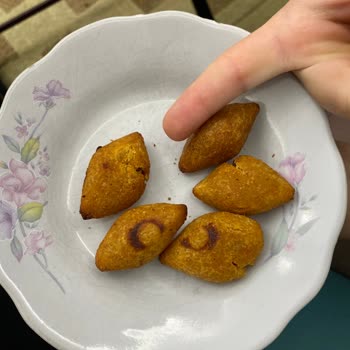 Domino's Pizza Minyatür İçli Köfte Ve Zeytin Çekirdeği Şoku