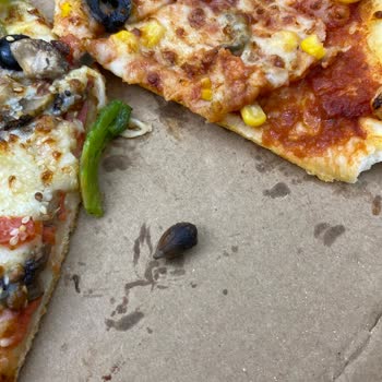 Domino's Pizza Minyatür İçli Köfte Ve Zeytin Çekirdeği Şoku