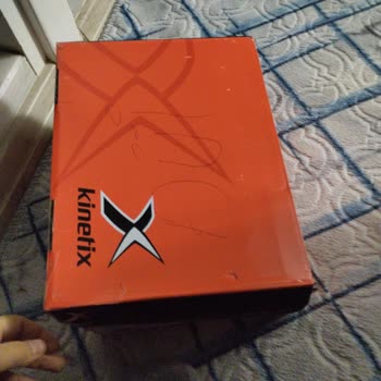 FLO Ayakkabım Makinede Açıldı, Mağaza Yardım Etmiyor