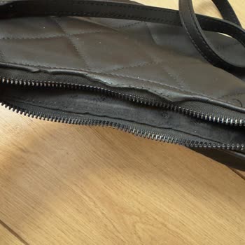 Gök Çanta Tamir Servisi Bozuk Fermuarı Tamir Ederken Çantamı Yırtmış!