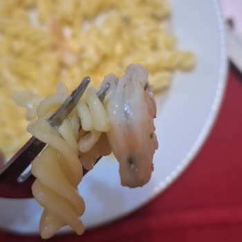 Dardanel Jumbo Karideslerin Temizlenmemiş Satılması