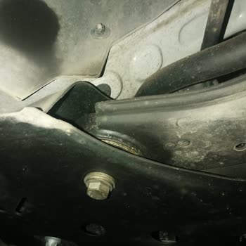 Fiat Yetkili Servisinde Yağ Kaçağı Ve Güven Sorunu