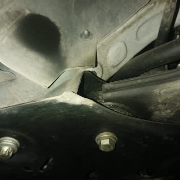 Fiat Yetkili Servisinde Yağ Kaçağı Ve Güven Sorunu