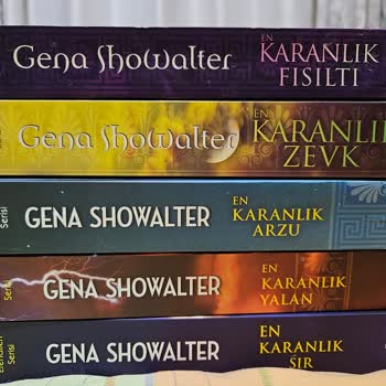 Yarım Kalan Hikayeler: Pegasus Yayınları'nın Okuyuculara Saygısızlığı