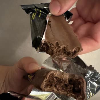 Eti Browni İntense'in Kötü Tadı Ve Olası Bozulma