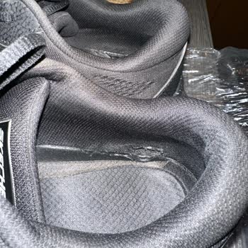 Skechers Ayakkabının İç Kısmında 4 Ayda Yırtıklar Oluştu
