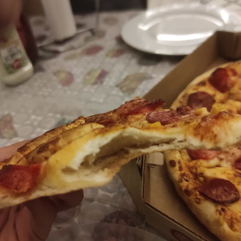 Bol Malzemos Pizzada Kaşar Eksikliği