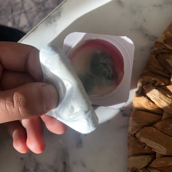 Çocuklara Küflü Danino Şoku