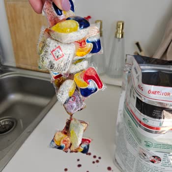 Fairy Platinum Plus 57 Dishwasher Detergent Tabs Keep Sticking Together