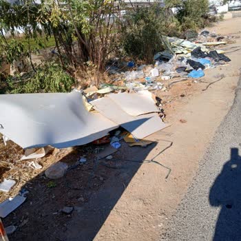 Atatürk Mahallesi'nde Çöp Sorunu Ve Belediye İhmali