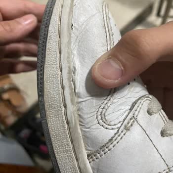 Nike Ayakkabıda Beklenmedik Çatlaklar Ve Müşteri Hizmetleri Sorunu