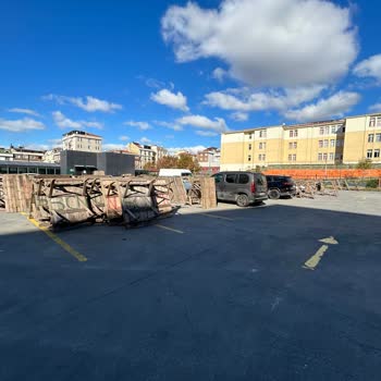 Otoparkta Pazarcıların Kuralsızlığı Ve Güvenlik Sorunları