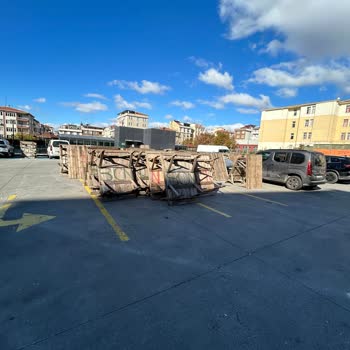 Otoparkta Pazarcıların Kuralsızlığı Ve Güvenlik Sorunları