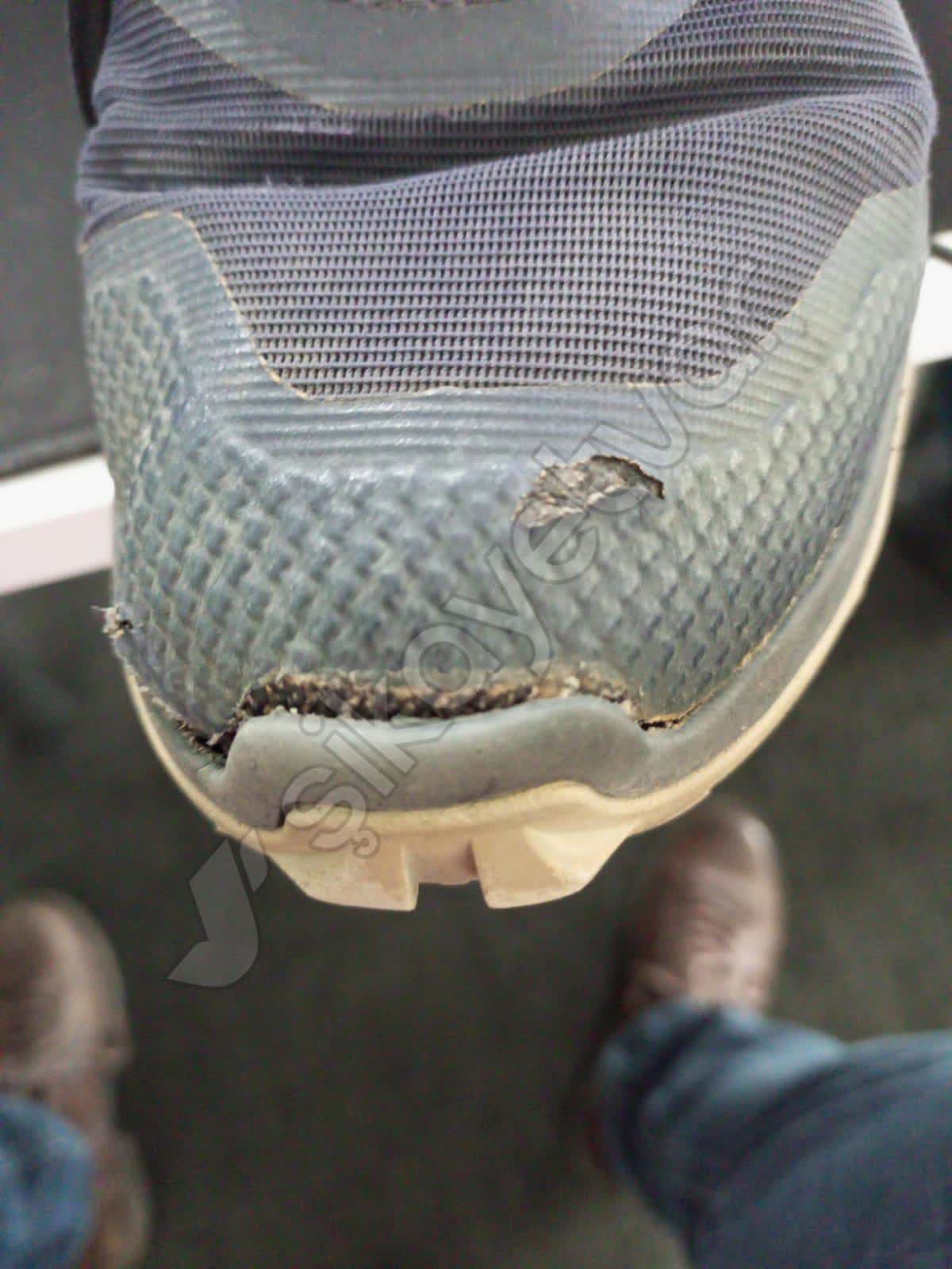 Salomon Salomon Shoes Show Early Wear and Leak Requesting Warranty