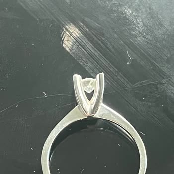 Altınbaş Yüzükte Taş Çizik Ve Orijinallik Sorunu