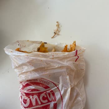 Döner Siparişinde Tavuk Tüyü Şoku