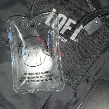 Yanıltıcı Etiketle Kaz Tüyü Sanrısı