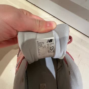 New Balance Ayakkabılarda Domuz Derisi Şoku