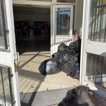 Nazilli Atatürk Anadolu Lisesi'nin Bakımsızlığı Ve Hijyen Sorunu!