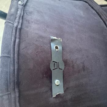 Kırık Sandalyeler Ve Yasal Olmayan Haciz Sorunu