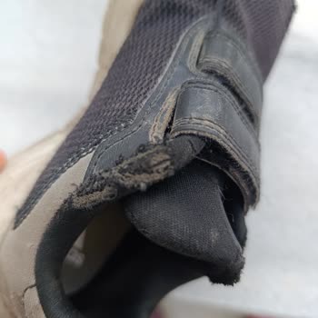 Adidas Çocuk Sneaker'ında Hızlı Yıpranma Ve İnceleme Sorunu