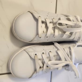 Adidas Ayakkabıda Hızlı Deformasyon Sorunu