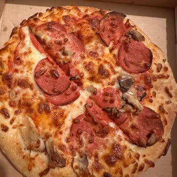 Hayal Kırıklığı Yaratan Pizzada Eksik Malzemeler Ve Yüksek Fiyat