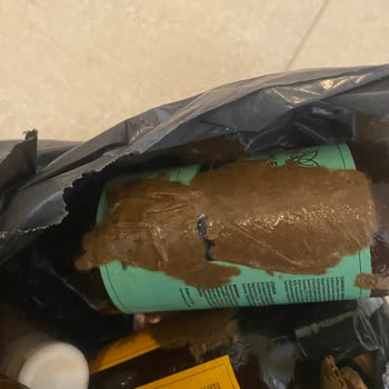 Ashley Joy Antifrizz Şampuanın Dökülmesi Ve İletişim Eksikliği