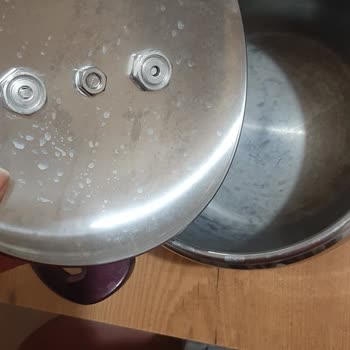 BİM'den Alınan Düdüklü Tencerede Renk Değişimi Ve İade Sorunu