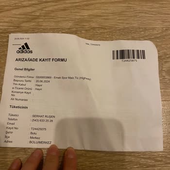 Adidas Ayakkabıda Kalite Sorunu Ve Müşteri Hizmetleri Şikayeti