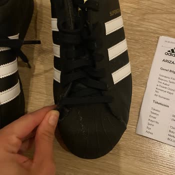 Adidas Ayakkabıda Kalite Sorunu Ve Müşteri Hizmetleri Şikayeti