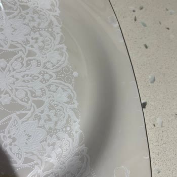 Korkmaz Mutfak Eşyaları Porselen Yemek Takımında Kalıcı Lekeler