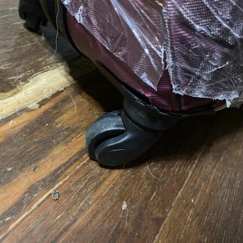 Uzun Uçuşta Hasarlı Bagaj Ve Yetersiz Müşteri Hizmetleri