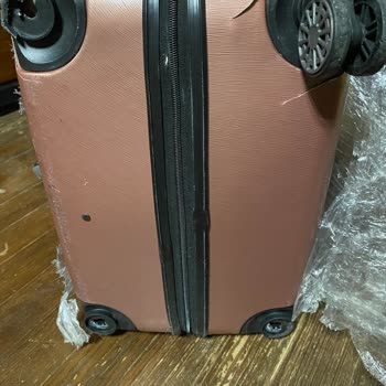 Uzun Uçuşta Hasarlı Bagaj Ve Yetersiz Müşteri Hizmetleri