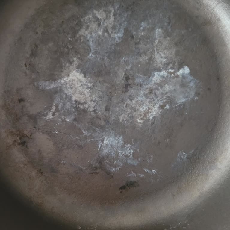 Renk Değişimiyle Hayal Kırıklığına Uğratan Lava Tencere