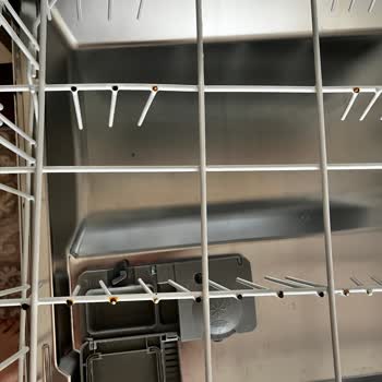 Altus Bulaşık Makinesi Raflarında Pas Sorunu