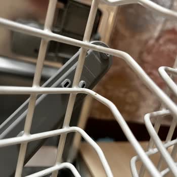 Altus Bulaşık Makinesi Raflarında Pas Sorunu