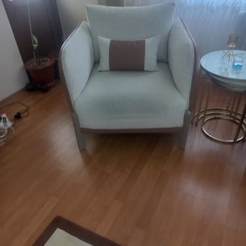 Koltuk Takımında Oluşan İzler Ve Lekeler İçin Çözüm Bekliyorum