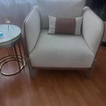 Koltuk Takımında Oluşan İzler Ve Lekeler İçin Çözüm Bekliyorum